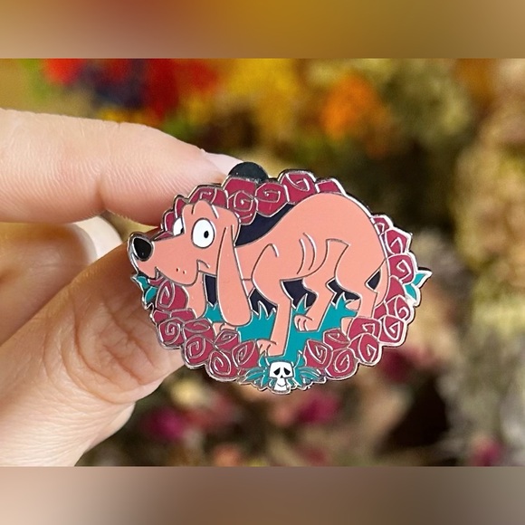 The Haunted Mansion 2024 Stylized Collection - The Caretaker's Dog - Picture 1 of 6
